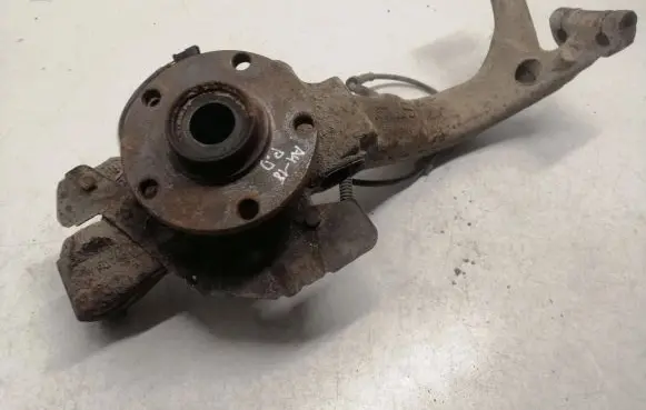Front wheel hub spindle knuckle