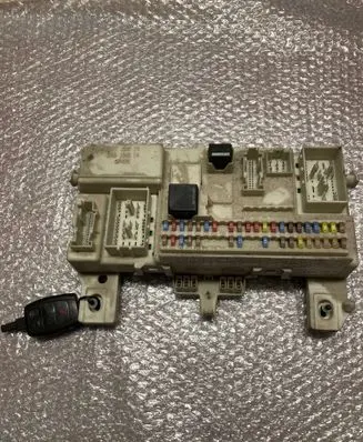 Volvo V50 Fuse module 31268178