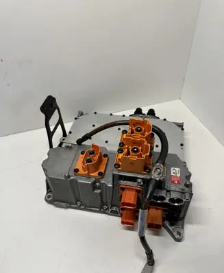 Voltage converter inverter