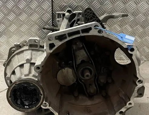 Volkswagen Golf VII Manual 5 speed gearbox 