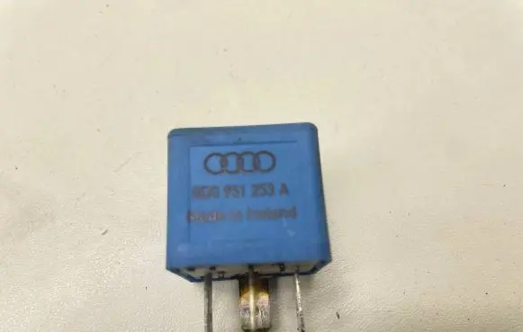 Audi A4 S4 B6 8E 8H Other relay 8D0951253A