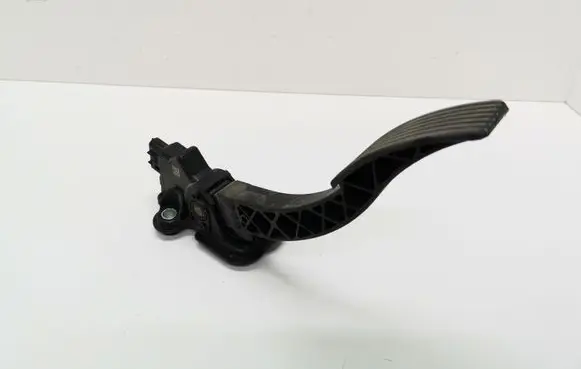 Mitsubishi Outlander Accelerator throttle pedal