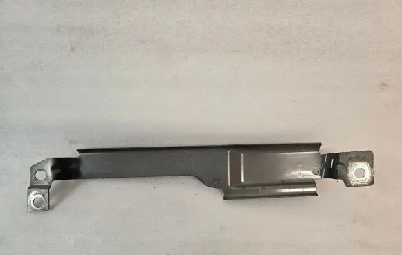 Volvo XC60 Fender mounting bracket 31424580