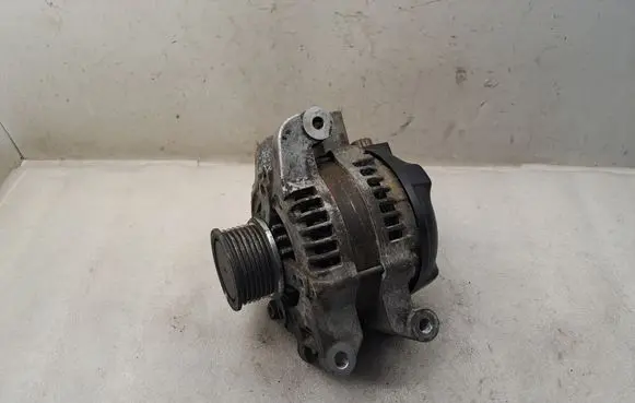 Toyota Corolla Verso AR10 Generator/alternator 1042104521 270600G011