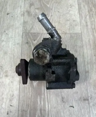 BMW X1 E84 Power steering pump 6798865 679886501