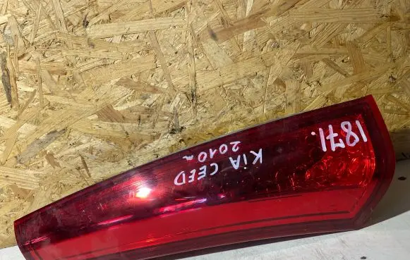 KIA Ceed Rear/tail lights 92403-1H3