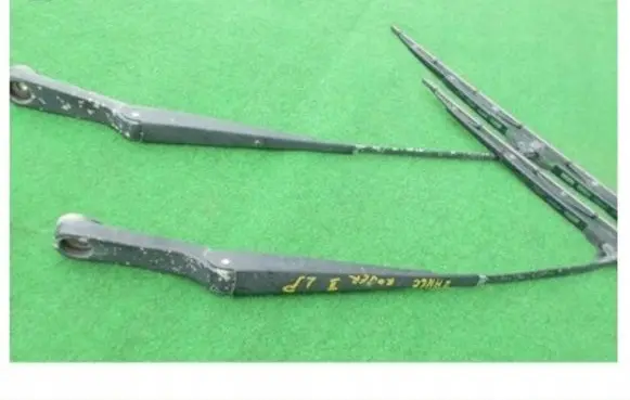 Land Rover Range Rover P38A Front wiper blade arm