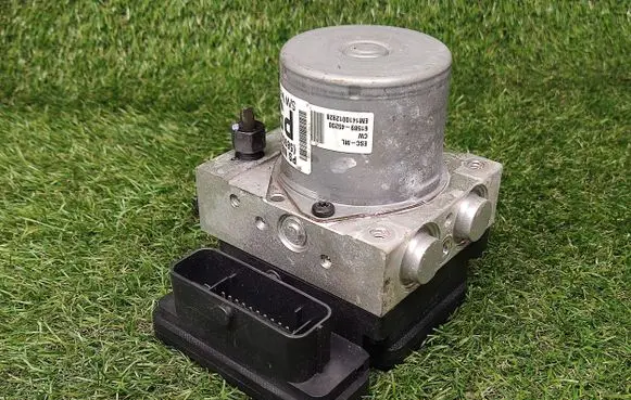KIA Soul ABS Pump 58900B2506