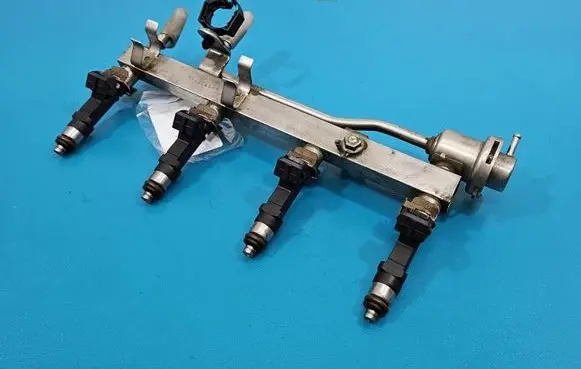 Opel Astra J Fuel injector 0280158205 IMPRK1584110