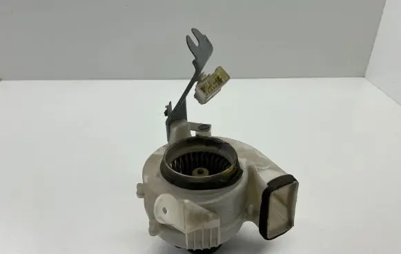 Toyota Prius (XW20) Hybrid/electric vehicle battery fan 8713047070