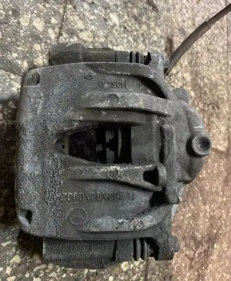 Mercedes-Benz E W211 Front brake caliper Z06028295