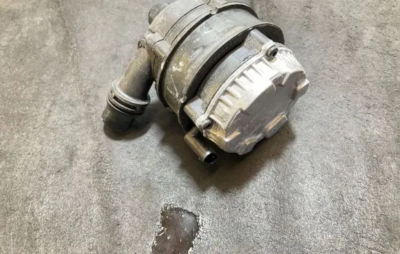 Mercedes-Benz CLA C118 X118 Electric auxiliary coolant/water pump A0005002686 0392024050 202222025000