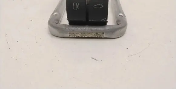 Volkswagen PASSAT B6 Fuel tank opening switch 3C0959903 2085012 7053815