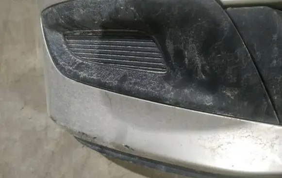 Mazda 3 I Front bumper lower grill