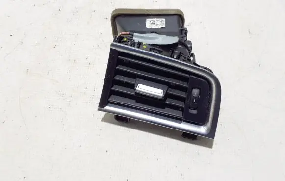 BMW 5 GT F07 Dashboard side air vent grill/cover trim 9142592
