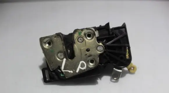 Dacia Sandero Front door lock