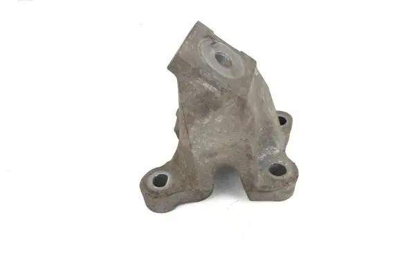 Engine mounting bracket
