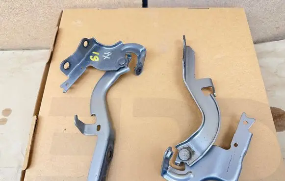 Lexus RX 450H Engine bonnet/hood hinges 