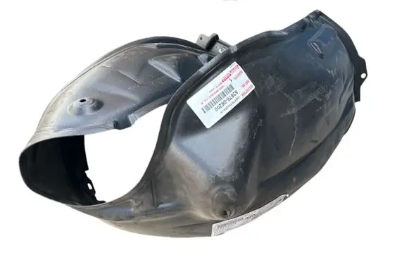 Front wheel arch liner splash guards