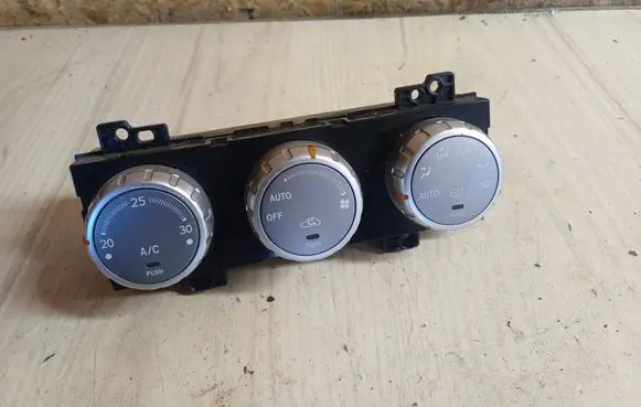 Subaru Forester SG Climate control unit 72311SA120 5037226202