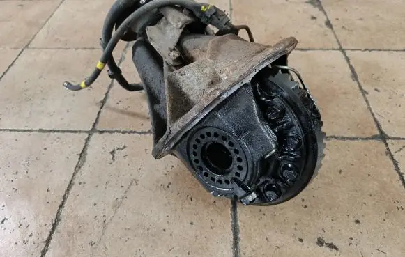Mitsubishi L200 Rear differential
