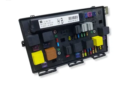 Opel Astra H Fuse module 13206754KASACJ 13206754