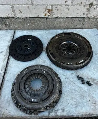 Subaru Legacy Clutch set kit 30100AA970 000399