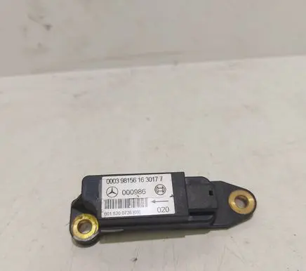 Mercedes-Benz C W202 Airbag deployment crash/impact sensor 0018200726 000986