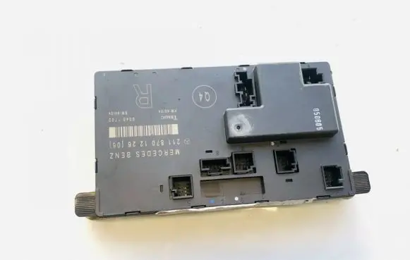 Mercedes-Benz E W211 Door control unit/module 2118701226 00401702