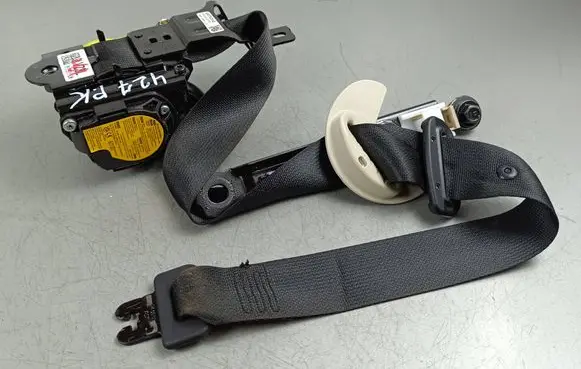 Genesis GV70 Front seatbelt 