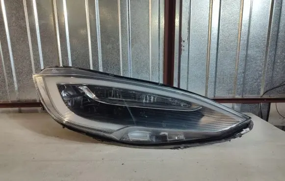Tesla Model S Headlight/headlamp 105357500B