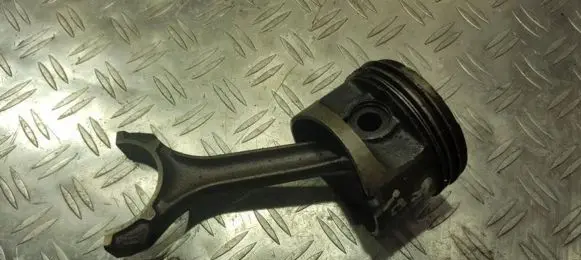 Audi A4 S4 B5 8D Piston with connecting rod