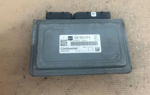 Seat Ibiza III (6L) Engine control unit/module 03E906019E 5WA11007