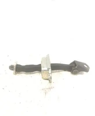 Nissan Qashqai+2 Front door check strap stopper