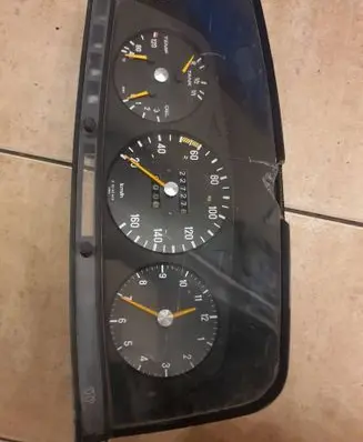 Mercedes-Benz E W123 Speedometer (instrument cluster) 87001050