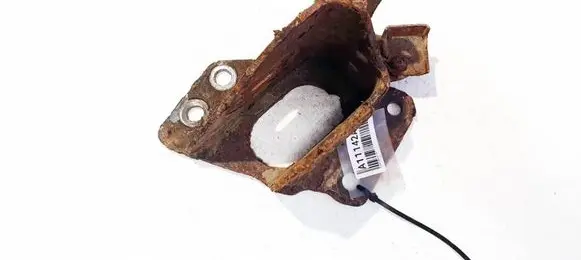 Nissan Qashqai Bracket in trunk/boot 