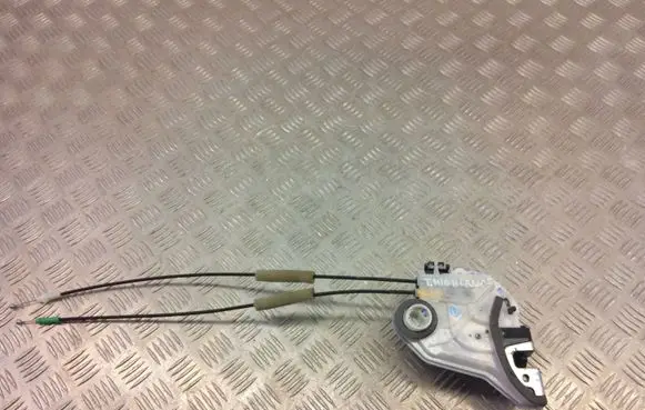 Toyota Highlander XU70 Rear door lock 0102122b