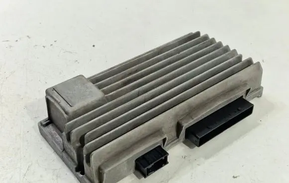 Audi A5 8T 8F Sound amplifier 8F1035223