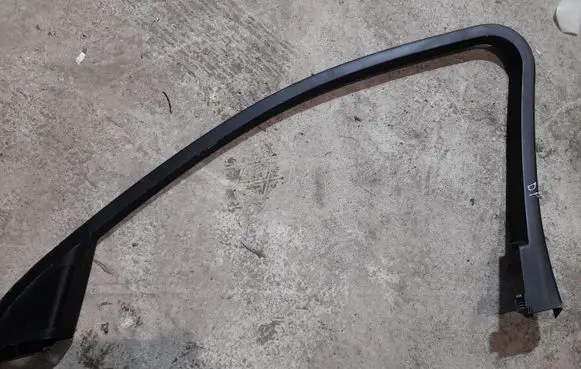 Audi A4 S4 B8 8K Front door glass trim molding 