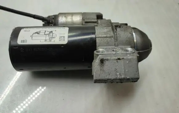 BMW 7 F01 F02 F03 F04 Starter motor 8570382