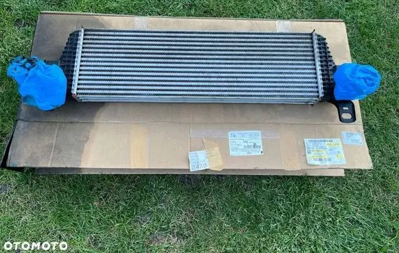 Volkswagen Multivan T6 Intercooler radiator 7E0145804A