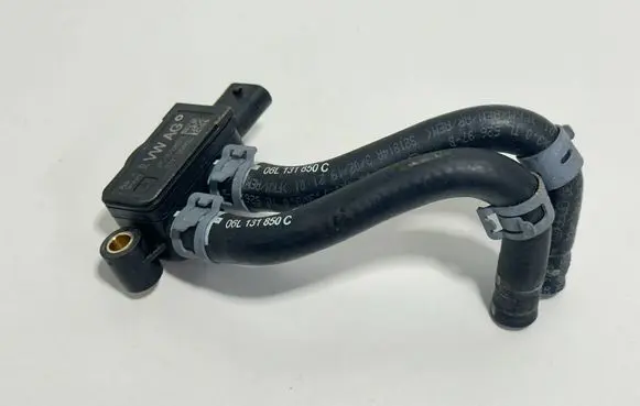 Audi A4 S4 B9 8W Exhaust pressure sensor 06L131551D 215613