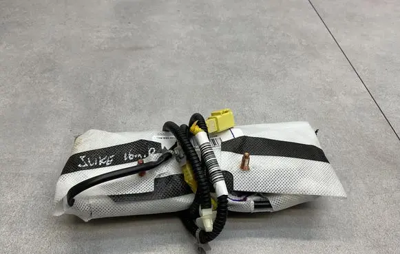 Nissan Juke I F15 Seat airbag 