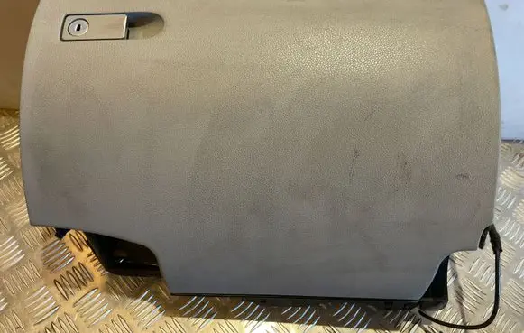 Mercedes-Benz C W204 Glove box A2046800091