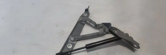 Dodge Challenger Tailgate/trunk/boot hinge 04589645AB