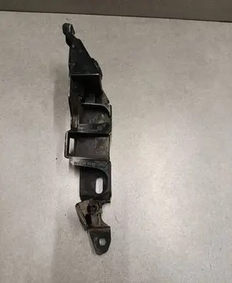 Volkswagen Golf VII Front bumper mounting bracket 1355D301611 5G0807184A