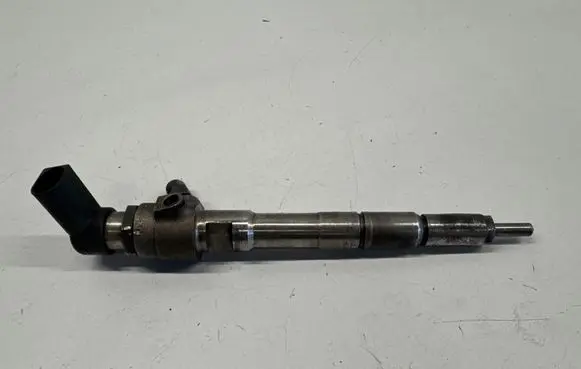 Volkswagen Golf VI Fuel injector 03L130277B