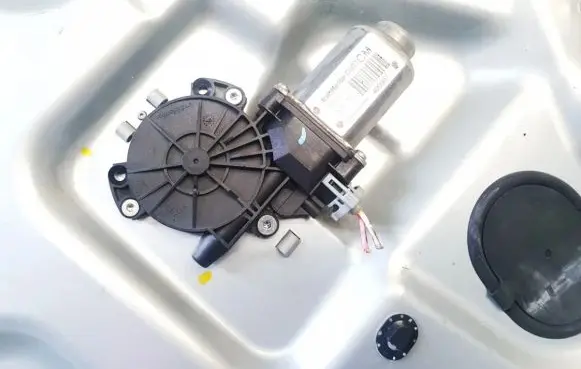 Front door window regulator motor