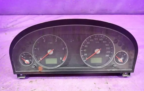 Ford Mondeo Mk III Speedometer (instrument cluster) 3S7T10849VD