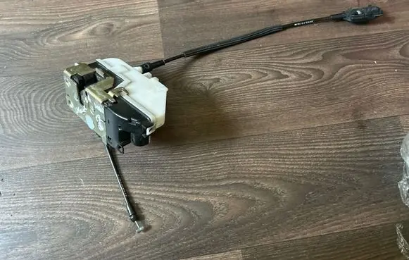 Renault Laguna II Front door lock 337980K 337978K